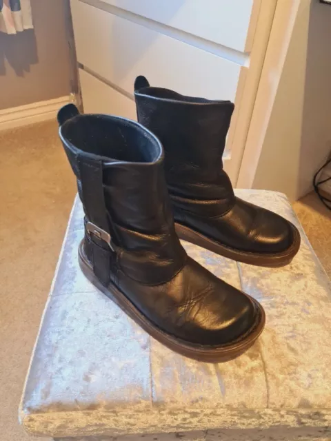 Dr sales martens tana